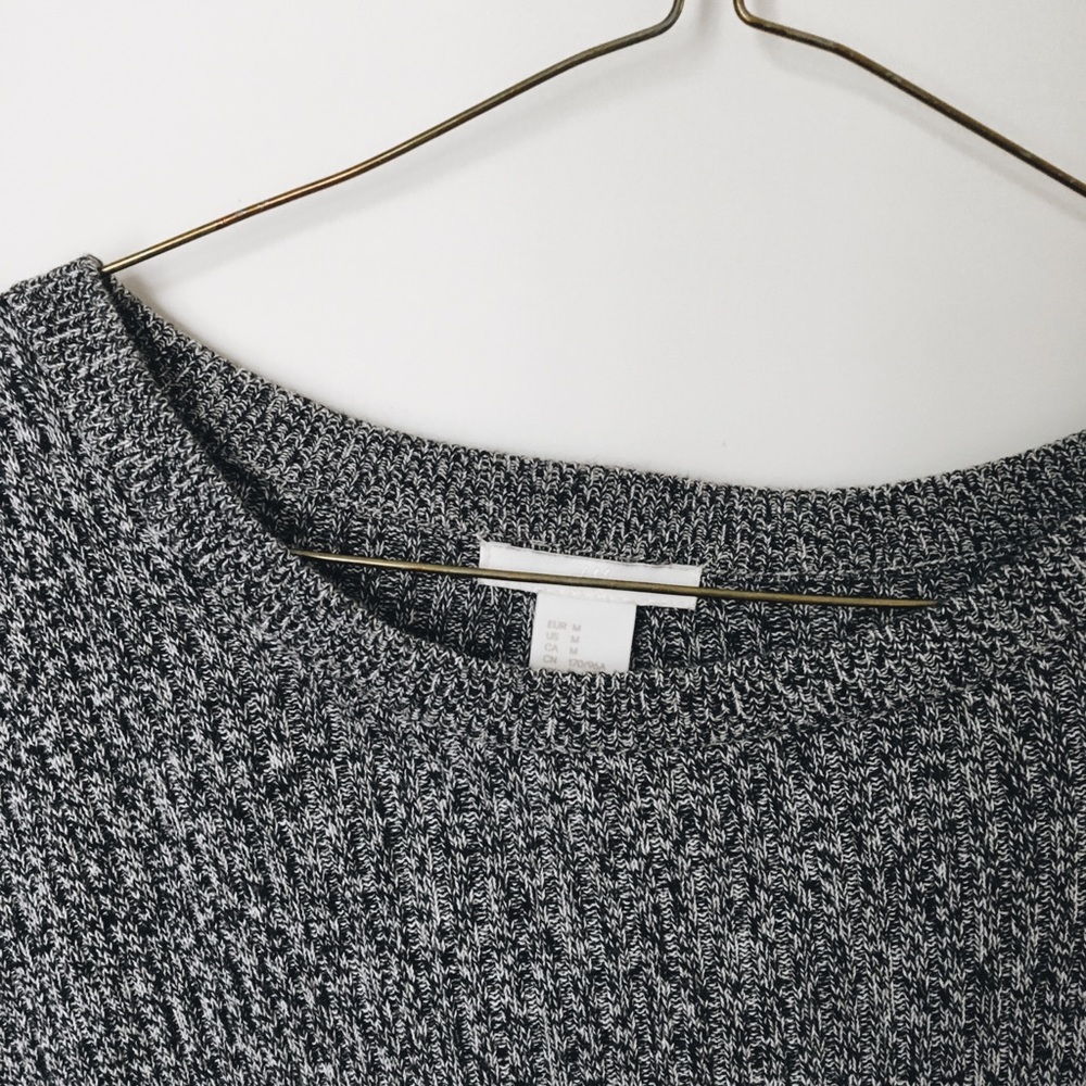 Basic sweater - Picture 2 of 2
